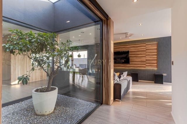 3 sovrum Villa till salu i Pinos Genil - 550 000 € (Ref: 9289566)