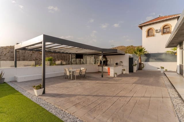 3 sovrum Villa till salu i Pinos Genil - 550 000 € (Ref: 9289566)