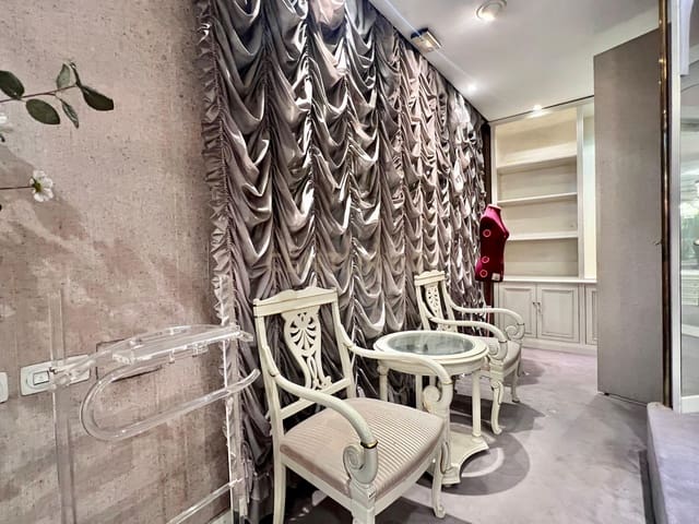 Komercyjne na sprzedaż w Camino de Ronda - Rosaleda, Miasto Grenada - 130 000 € (Ref: 9289570)