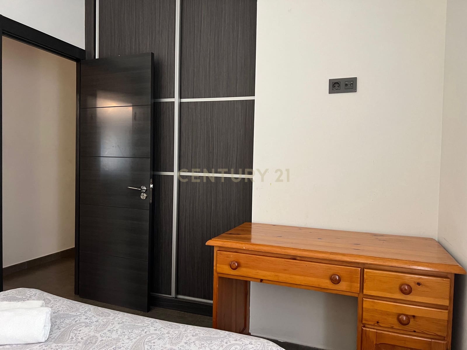 4 sypialnia Mieszkanie do wynajęcia w Miasto Grenada - 1 200 € (Ref: 9289571)