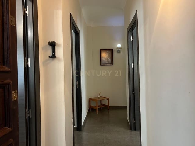 4 soveværelse Lejlighed til leje i Centro - Sagrario, Granada by - € 1.200 (Ref: 9289571)