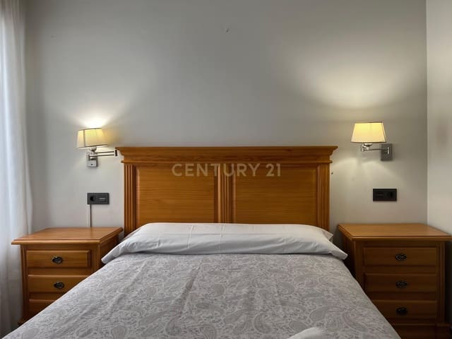 4 soveværelse Lejlighed til leje i Centro - Sagrario, Granada by - € 1.200 (Ref: 9289571)