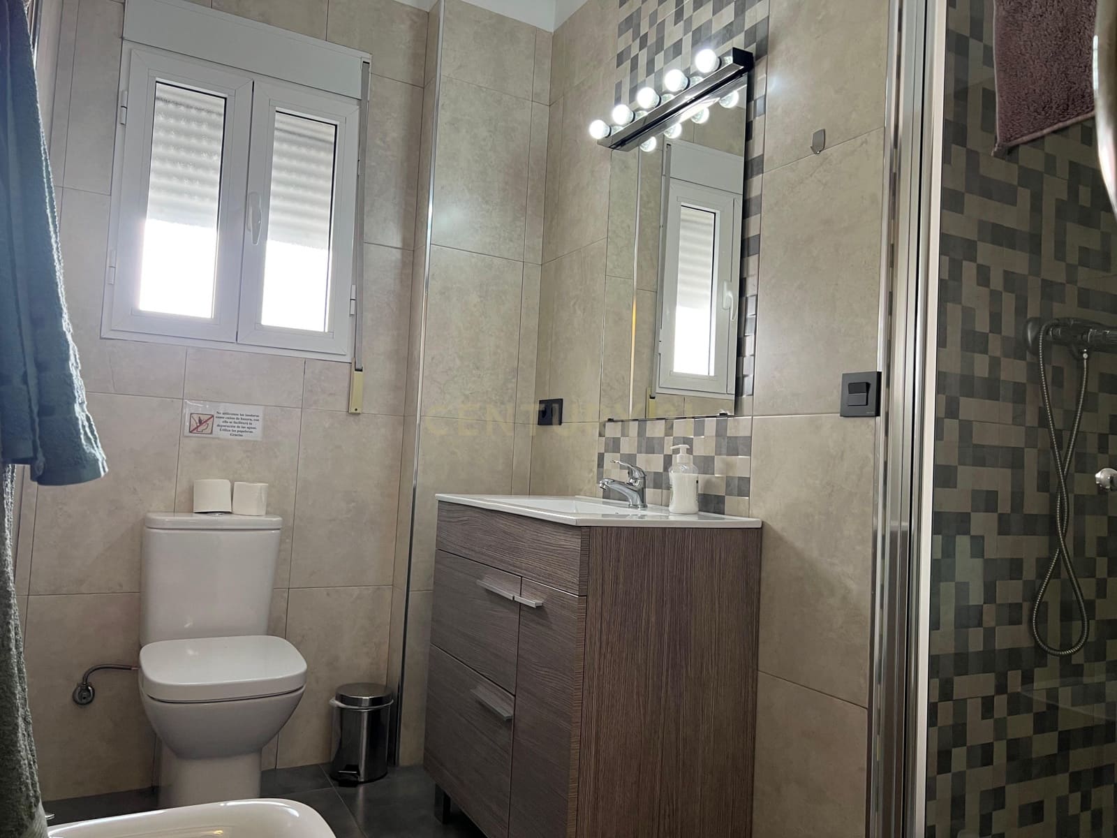 4 sypialnia Mieszkanie do wynajęcia w Miasto Grenada - 1 200 € (Ref: 9289571)