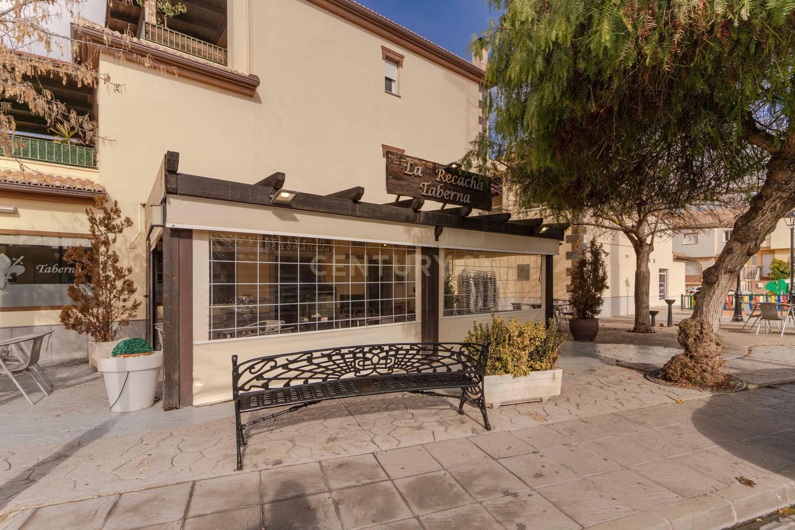 Kommersiell til salgs i Ogijares - € 240 000 (Ref: 9289573)