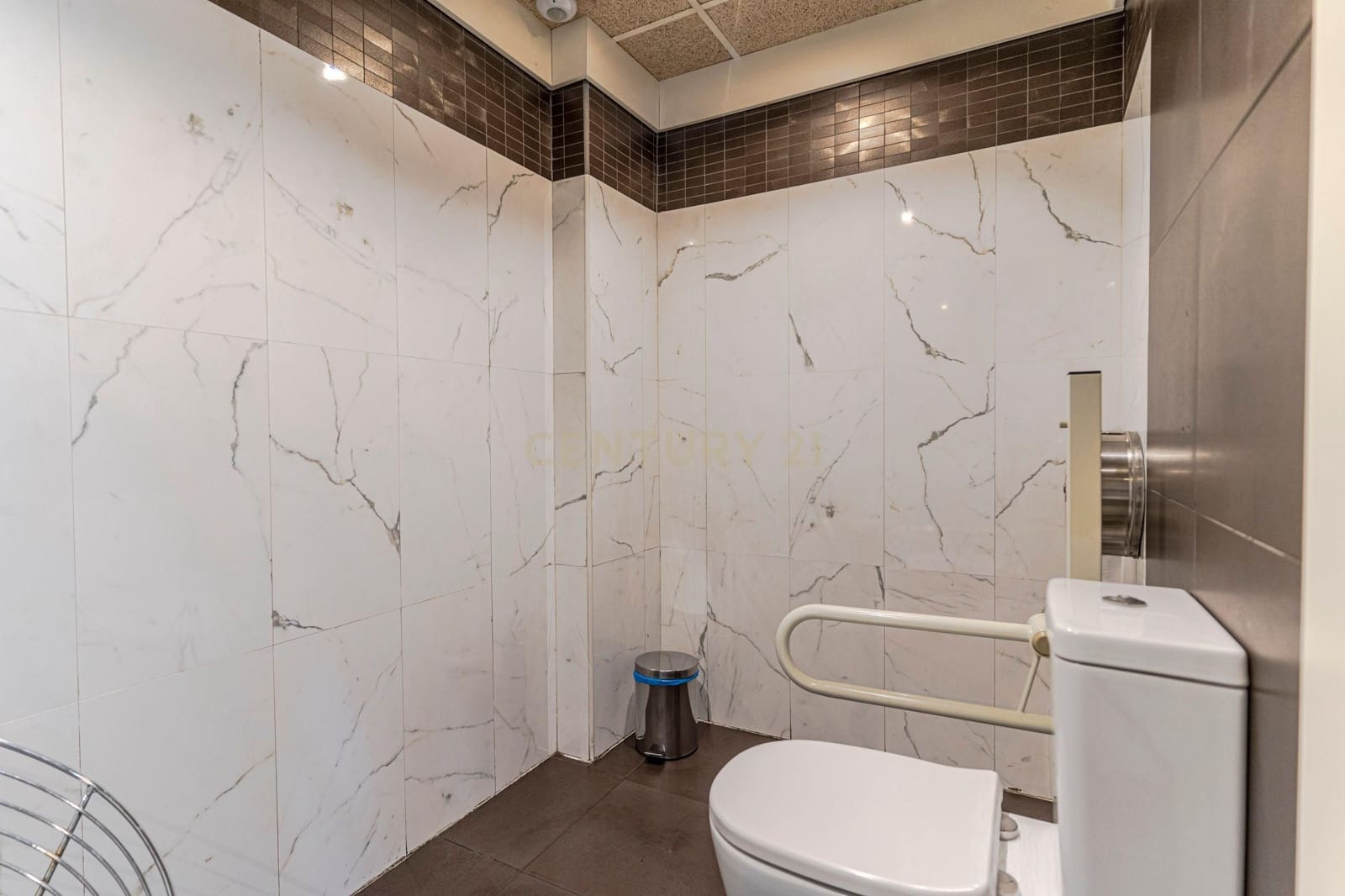 Kommersiell til salgs i Ogijares - € 240 000 (Ref: 9289573)