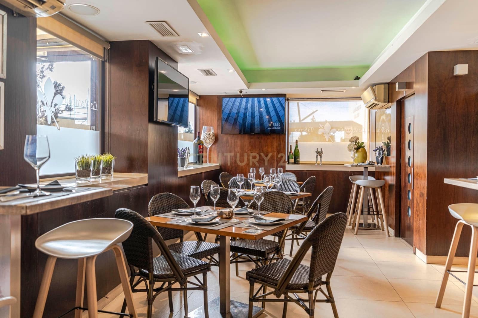 Kommersiell til salgs i Ogijares - € 240 000 (Ref: 9289573)