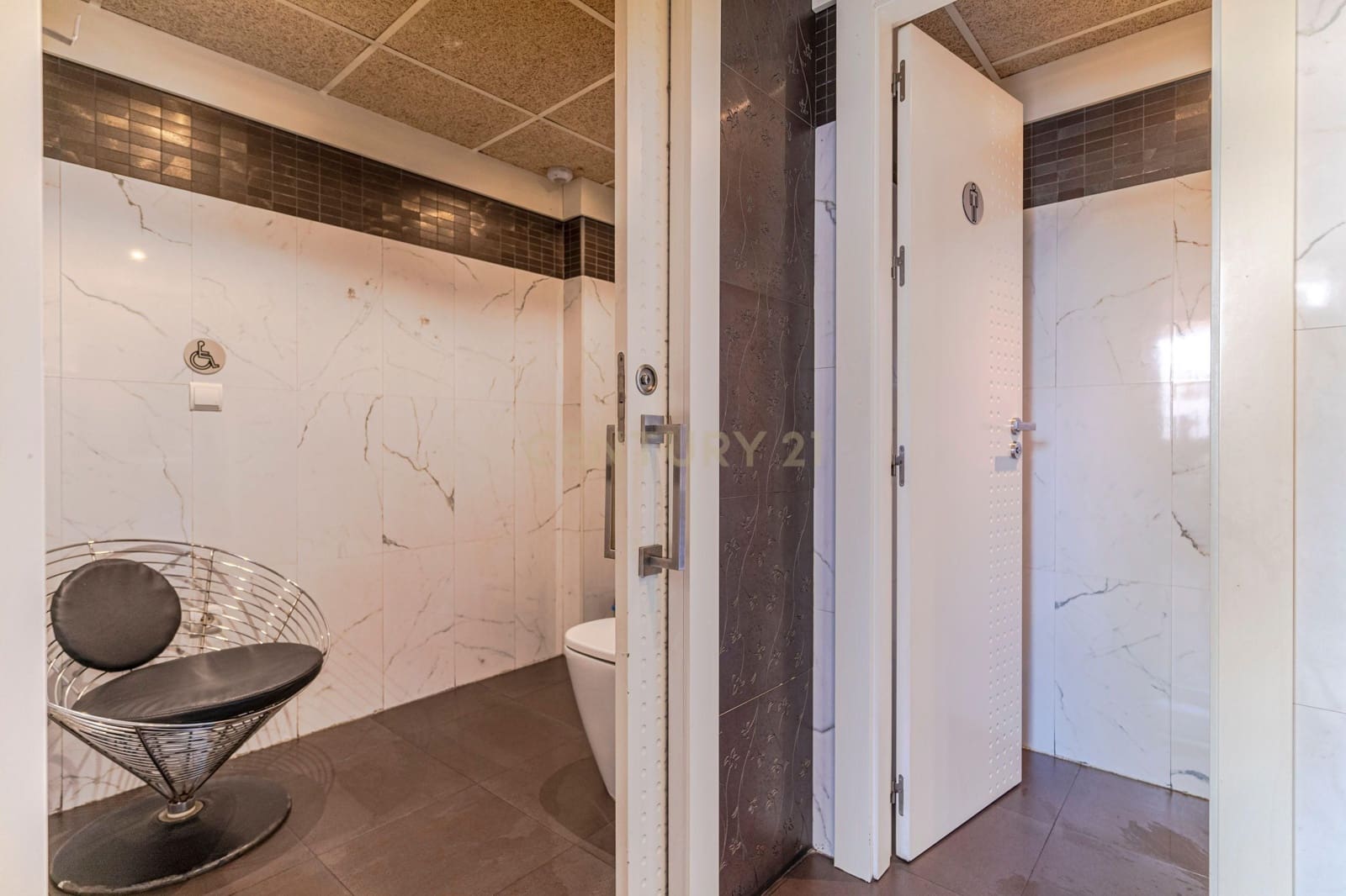 Kommersiell til salgs i Ogijares - € 240 000 (Ref: 9289573)