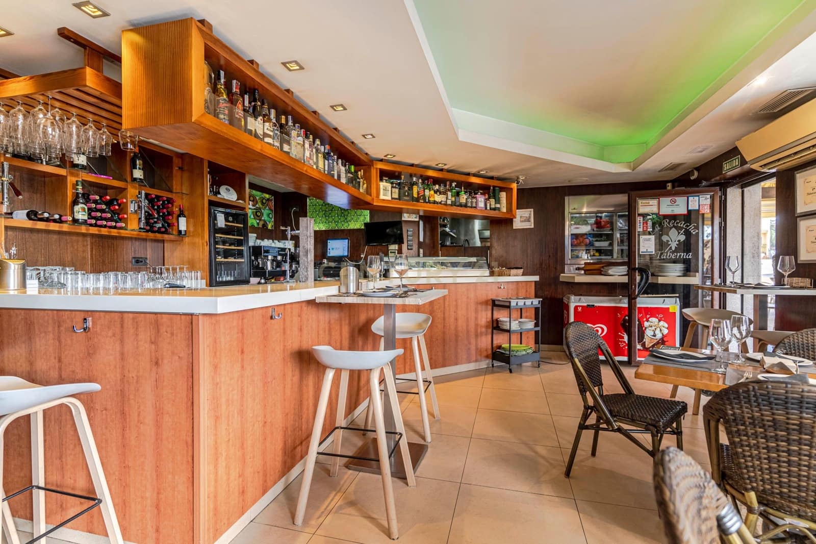 Kommersiell til salgs i Ogijares - € 240 000 (Ref: 9289573)