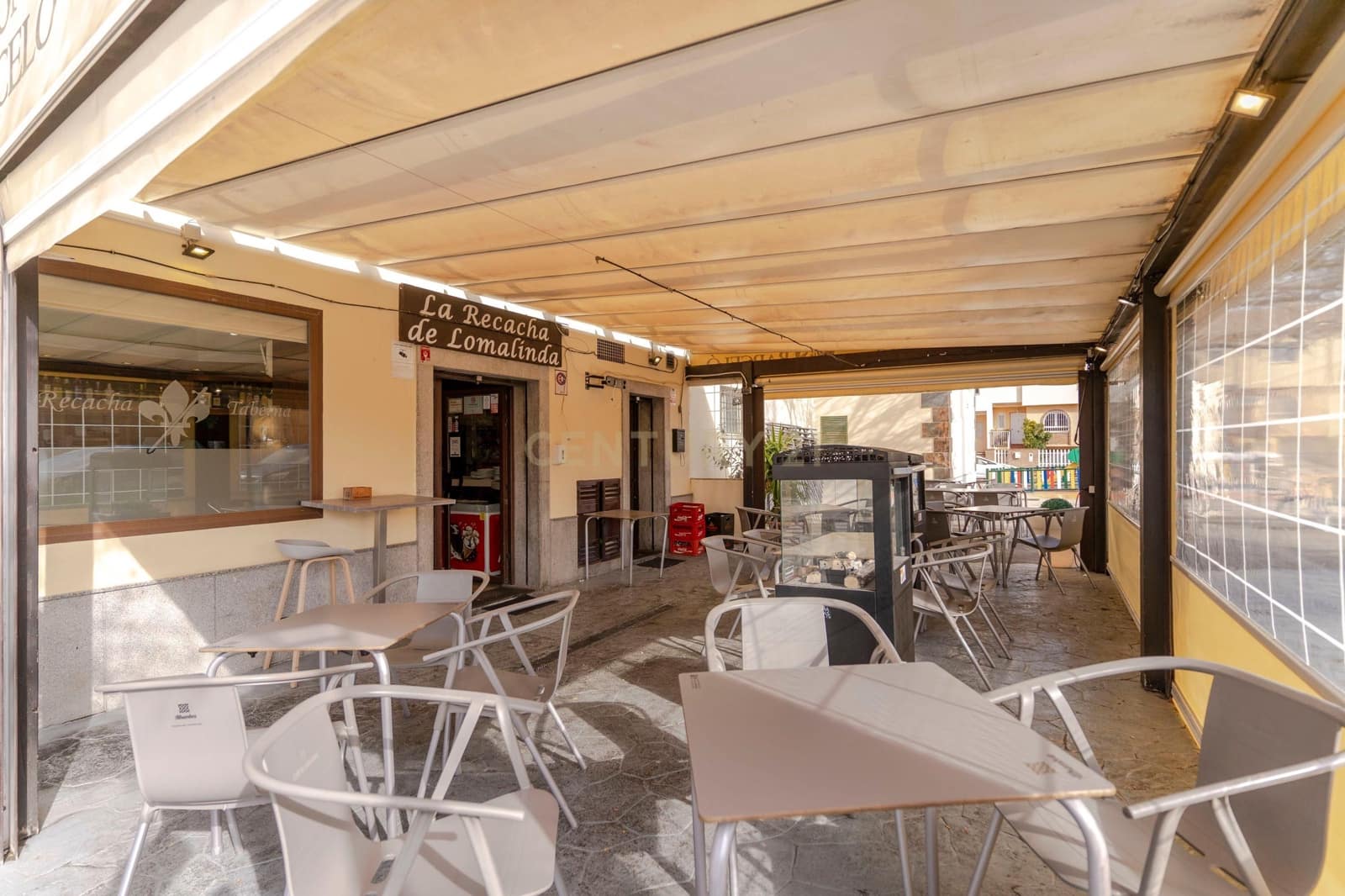 Kommersiell til salgs i Ogijares - € 240 000 (Ref: 9289573)