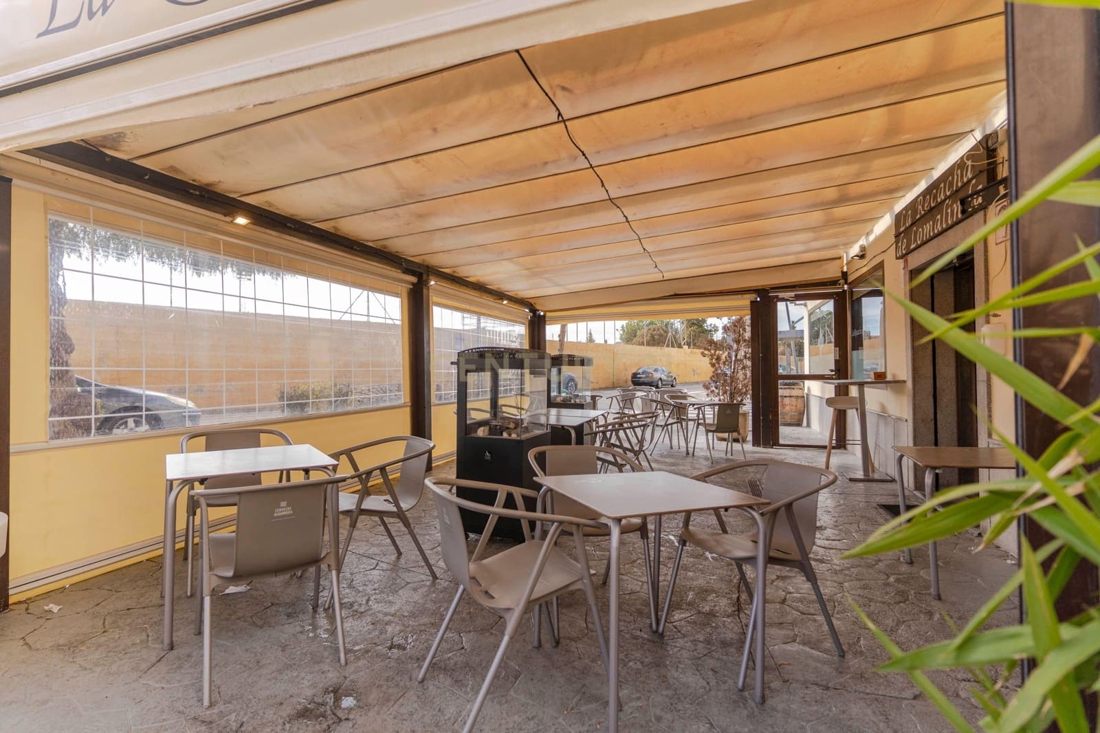 Kommersiell til salgs i Ogijares - € 240 000 (Ref: 9289573)