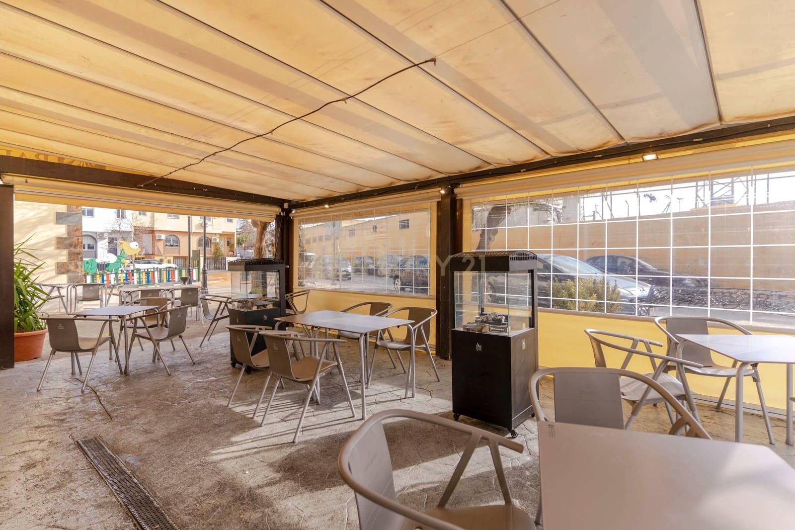 Kommersiell til salgs i Ogijares - € 240 000 (Ref: 9289573)