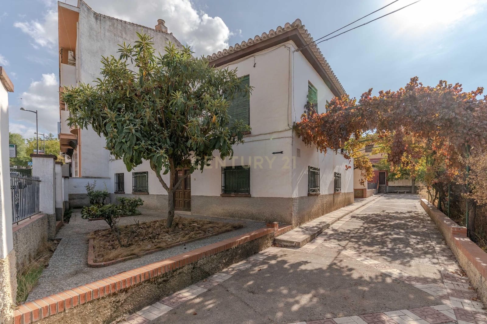 Villa til salg i La Zubia - € 425.000 (Ref: 9289688)