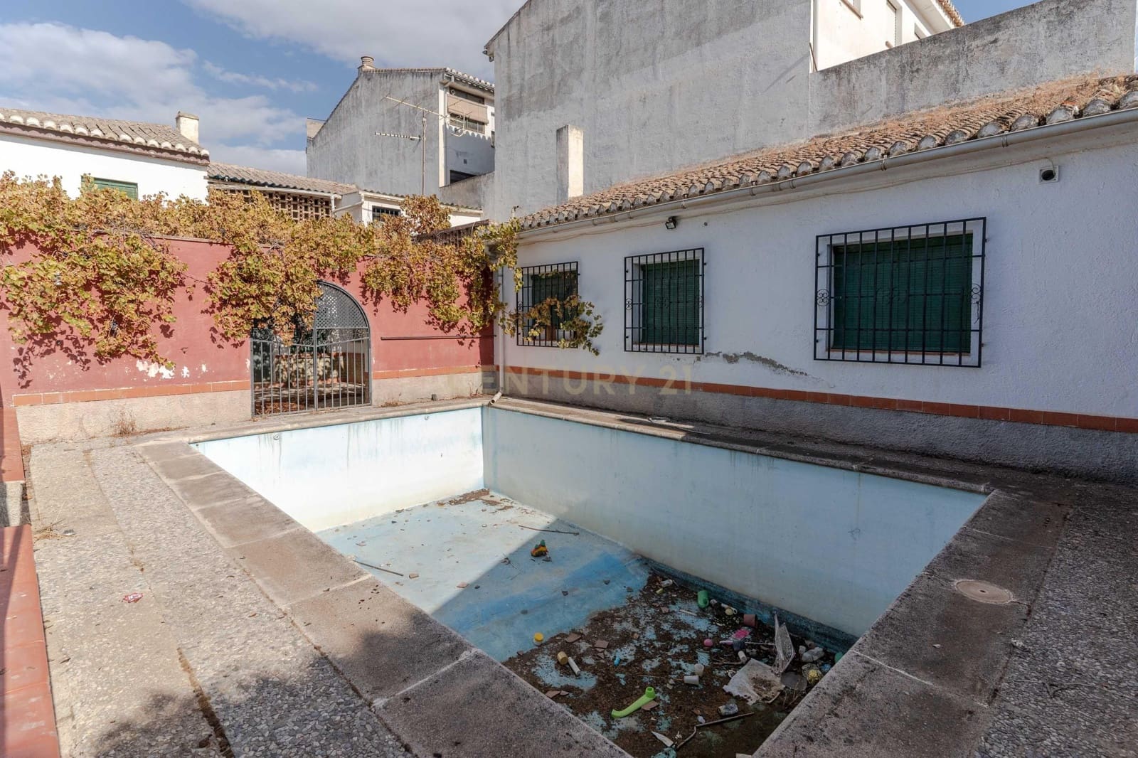 Villa til salg i La Zubia - € 425.000 (Ref: 9289688)