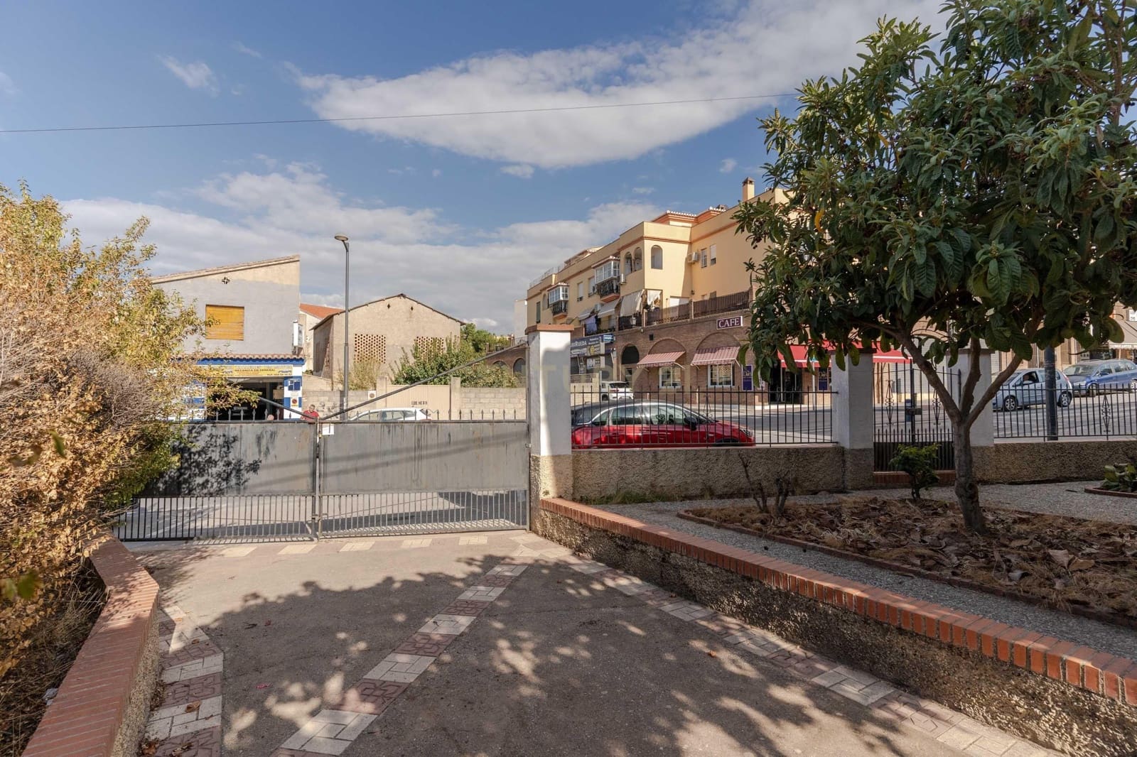 Villa til salg i La Zubia - € 425.000 (Ref: 9289688)