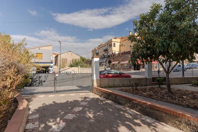 Villa zu verkaufen in La Zubia - 425.000 € (Ref: 9289688)