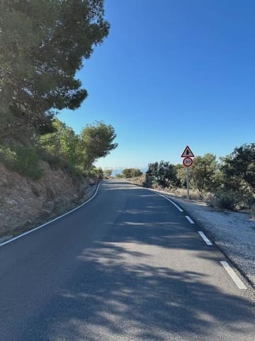 Grunde uden byggetilladelser til salg i Vélez de Benaudalla - € 40.000 (Ref: 9289692)