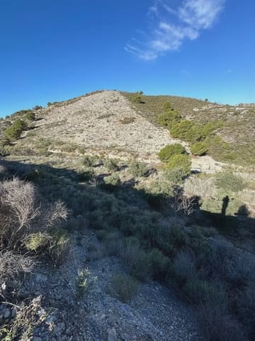 Grunde uden byggetilladelser til salg i Vélez de Benaudalla - € 40.000 (Ref: 9289692)