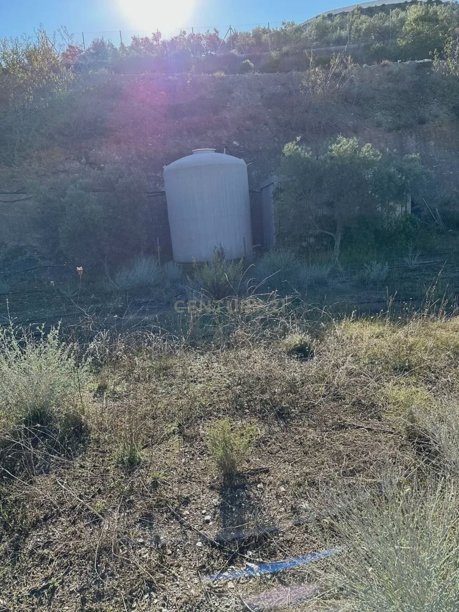 Grunde uden byggetilladelser til salg i Velez de Benaudalla - € 40.000 (Ref: 9289692)