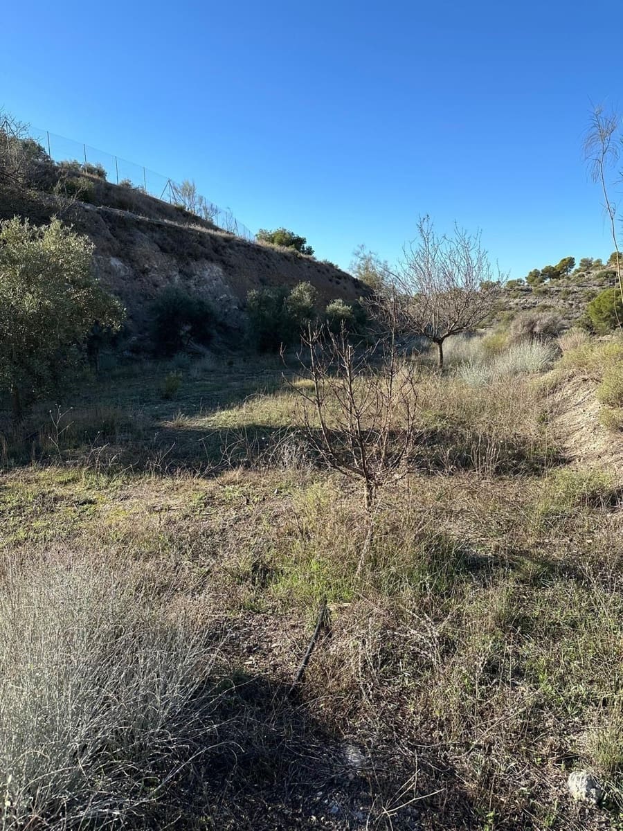 Grunde uden byggetilladelser til salg i Velez de Benaudalla - € 40.000 (Ref: 9289692)