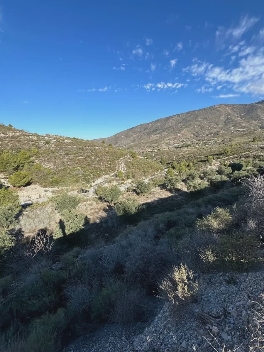 Grunde uden byggetilladelser til salg i Velez de Benaudalla - € 40.000 (Ref: 9289692)