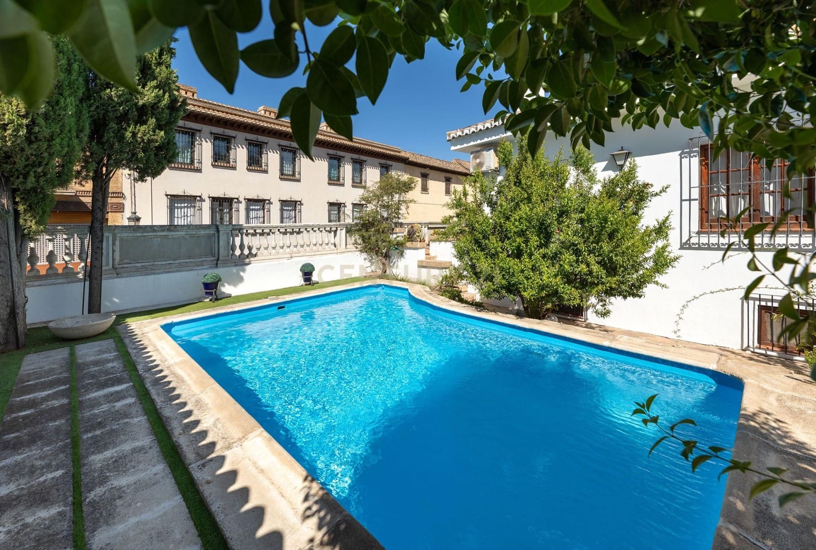 5 soveværelse Villa til salg i Granada by - € 1.090.000 (Ref: 9289700)