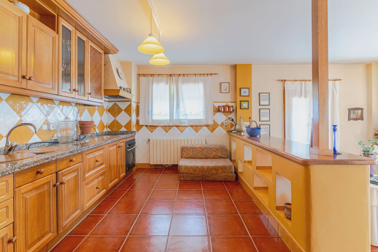 4 bedroom Villa for sale in Guadix - € 269,900 (Ref: 9289709)