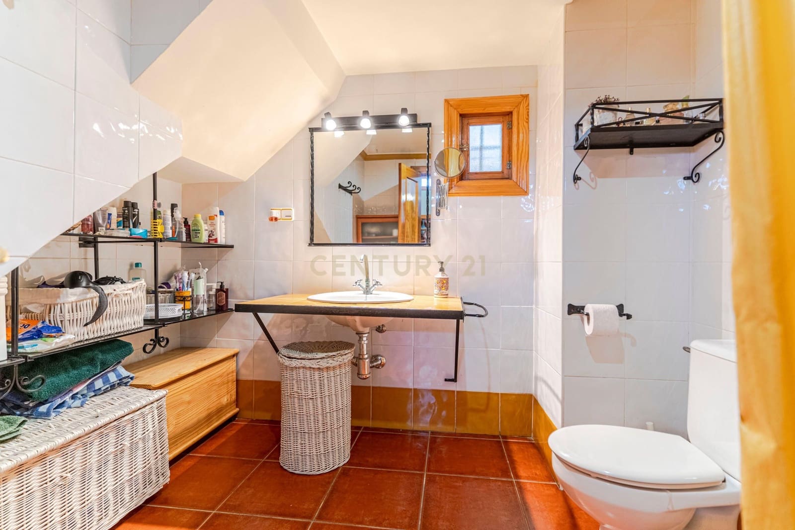 4 bedroom Villa for sale in Guadix - € 269,900 (Ref: 9289709)