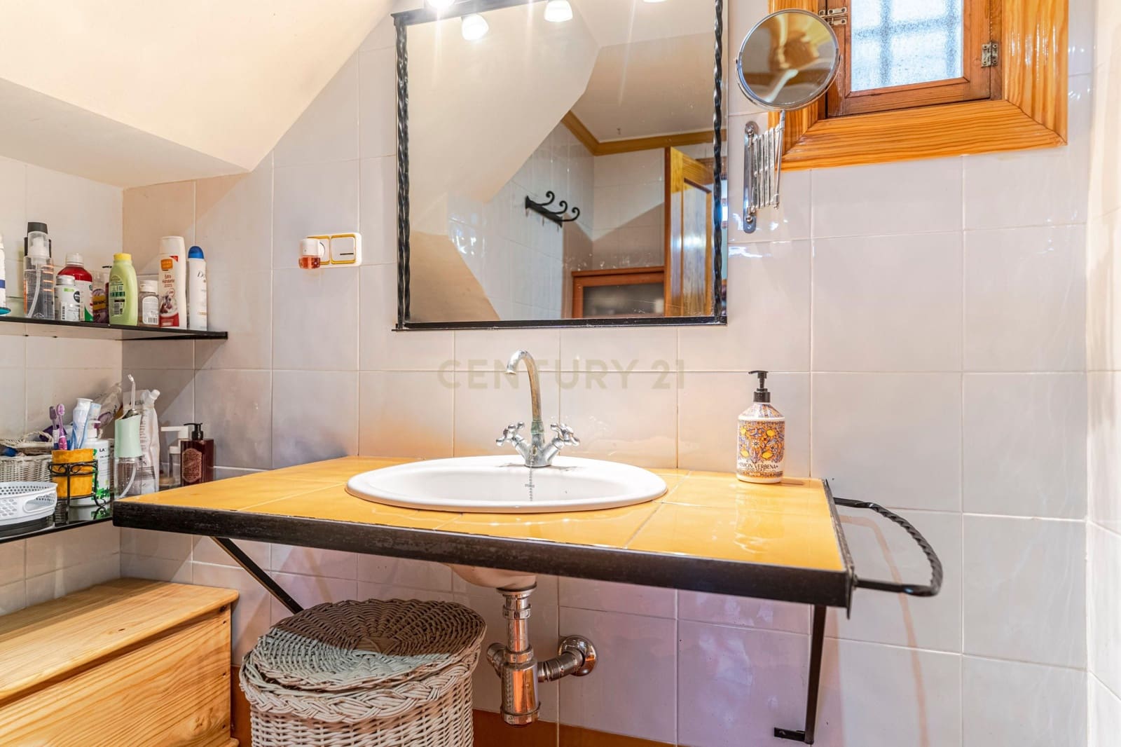 4 bedroom Villa for sale in Guadix - € 269,900 (Ref: 9289709)