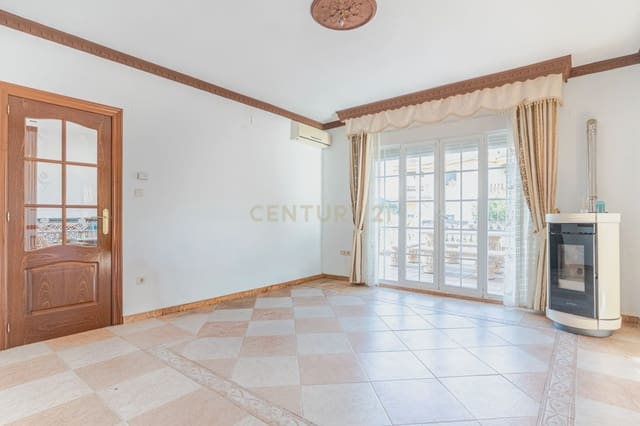 5 soveværelse Villa til salg i Huétor Vega med garage - € 275.000 (Ref: 9289710)