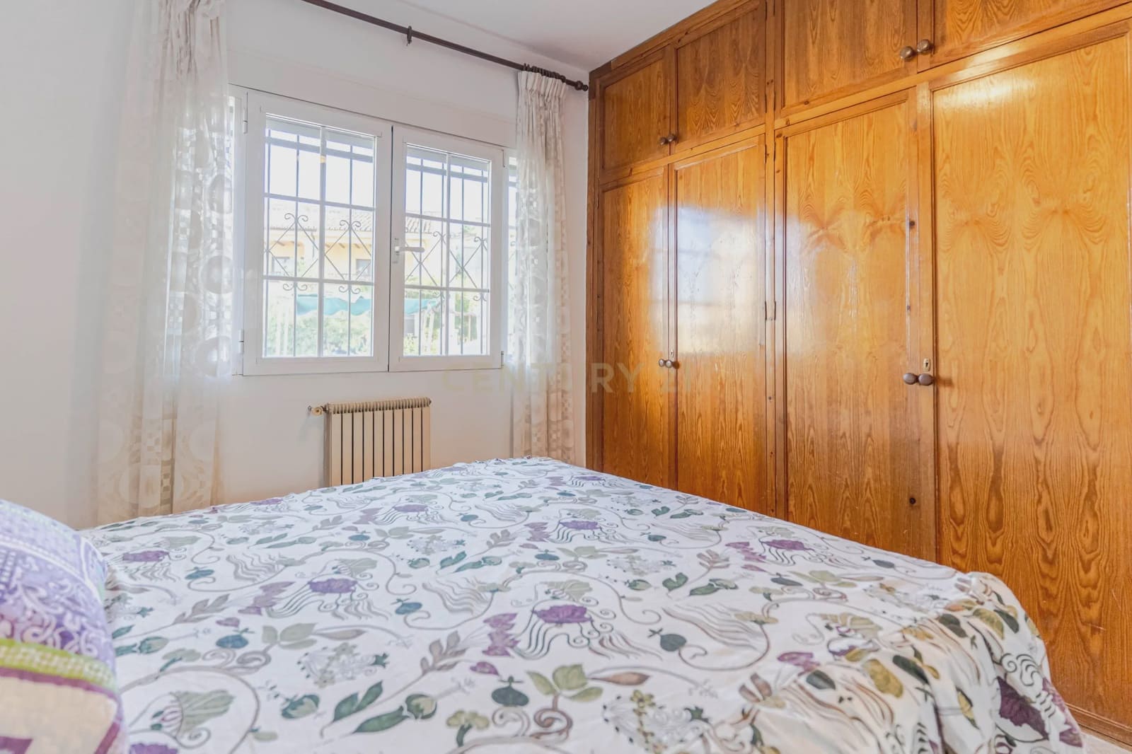 5 bedroom Villa for sale in Huetor Vega with garage - € 275,000 (Ref: 9289710)