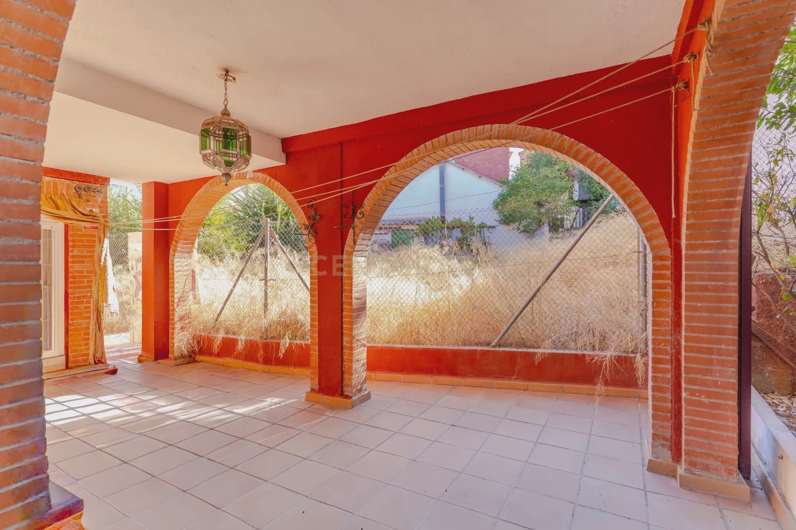 5 bedroom Villa for sale in Huetor Vega with garage - € 275,000 (Ref: 9289710)