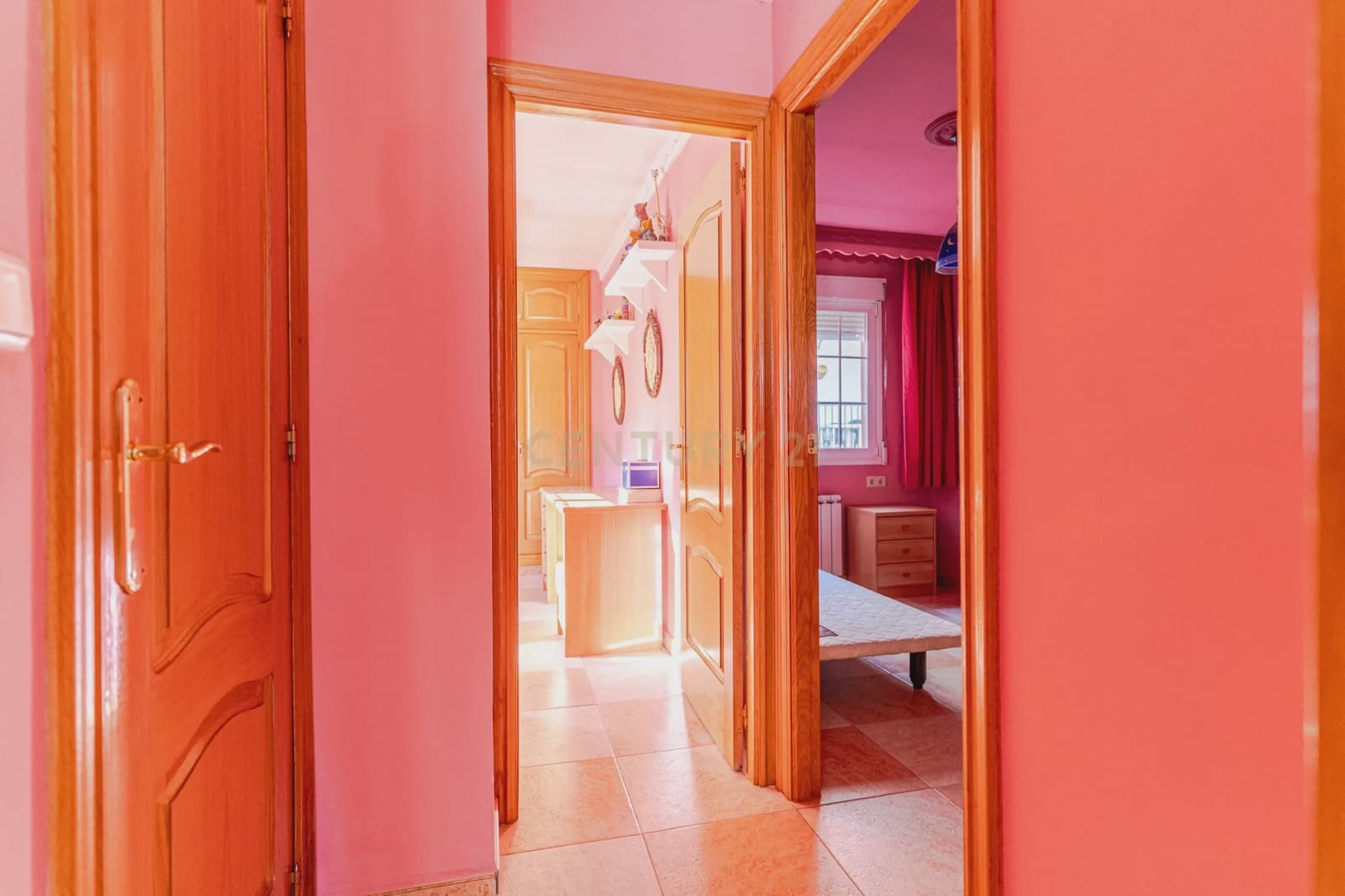 5 bedroom Villa for sale in Huetor Vega with garage - € 275,000 (Ref: 9289710)