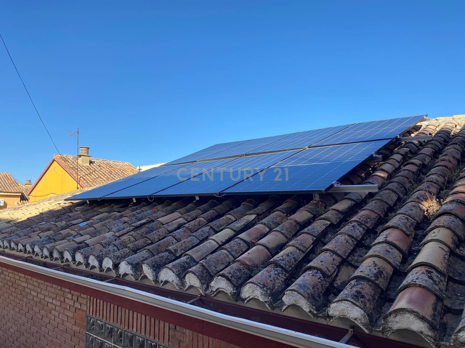 5 bedroom Villa for sale in Huetor Vega with garage - € 275,000 (Ref: 9289710)