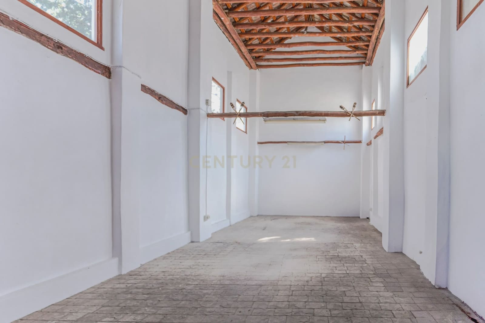 6 soveværelse Finca/Landehus til salg i Granada by med swimmingpool garage - € 830.000 (Ref: 9289712)