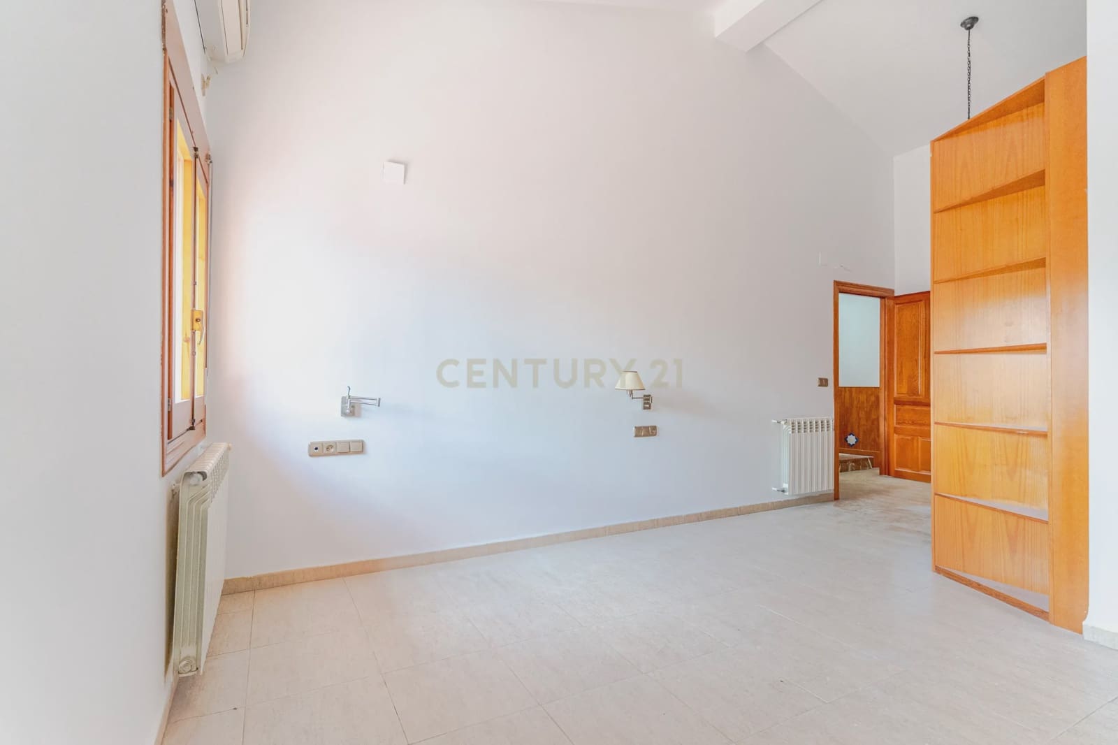 6 soveværelse Finca/Landehus til salg i Granada by med swimmingpool garage - € 830.000 (Ref: 9289712)