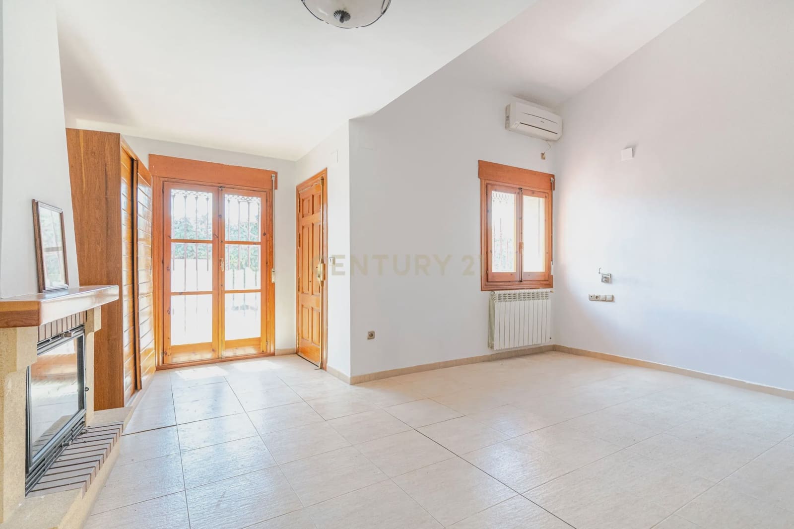 6 soveværelse Finca/Landehus til salg i Granada by med swimmingpool garage - € 830.000 (Ref: 9289712)