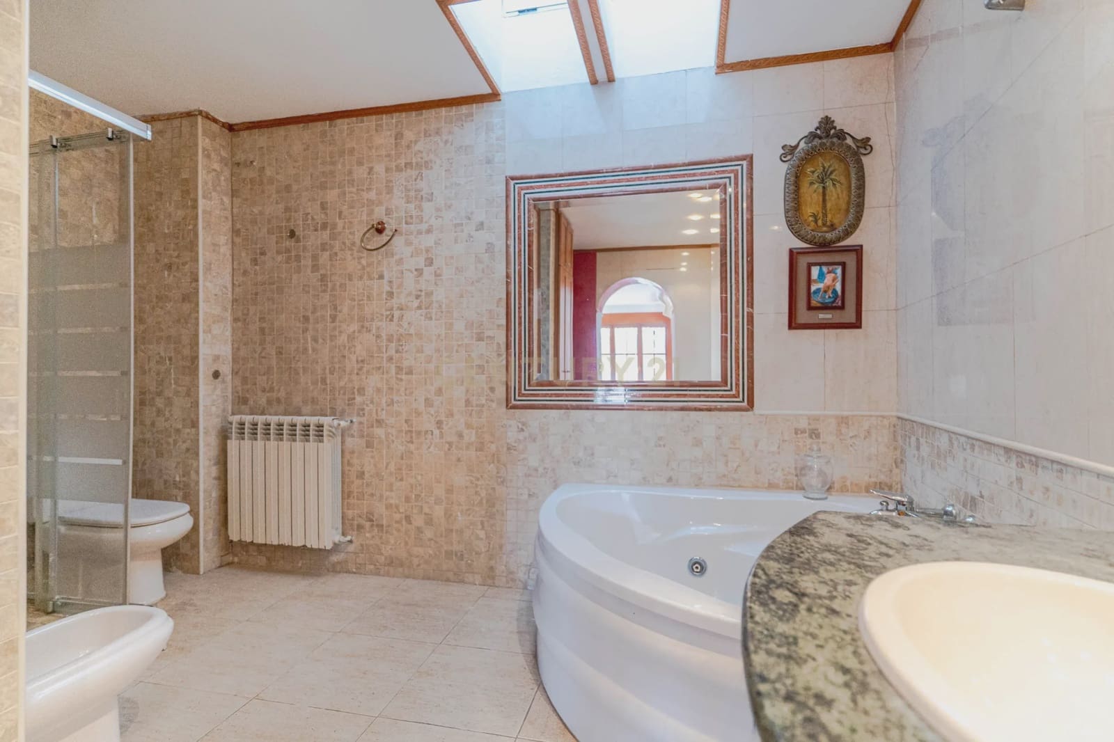 6 soveværelse Finca/Landehus til salg i Granada by med swimmingpool garage - € 830.000 (Ref: 9289712)