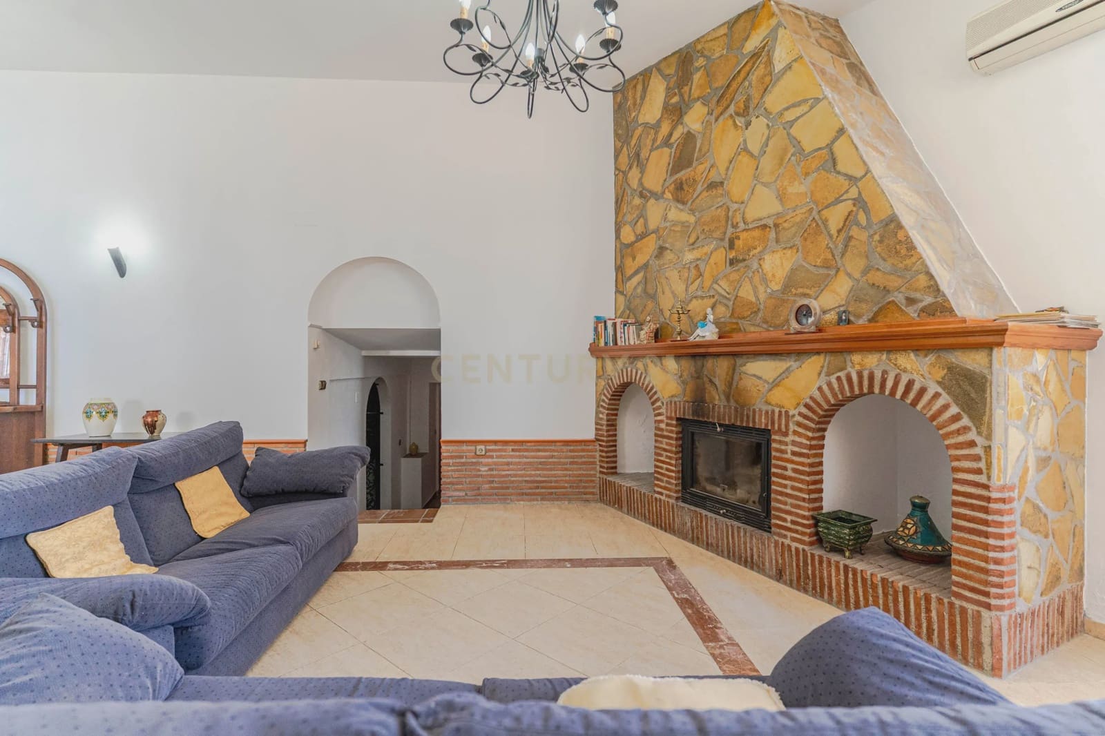 6 soveværelse Finca/Landehus til salg i Granada by med swimmingpool garage - € 830.000 (Ref: 9289712)