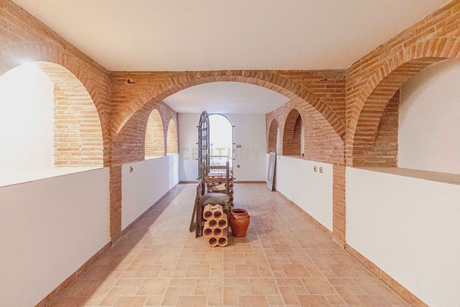 6 soveværelse Finca/Landehus til salg i Granada by med swimmingpool garage - € 830.000 (Ref: 9289712)