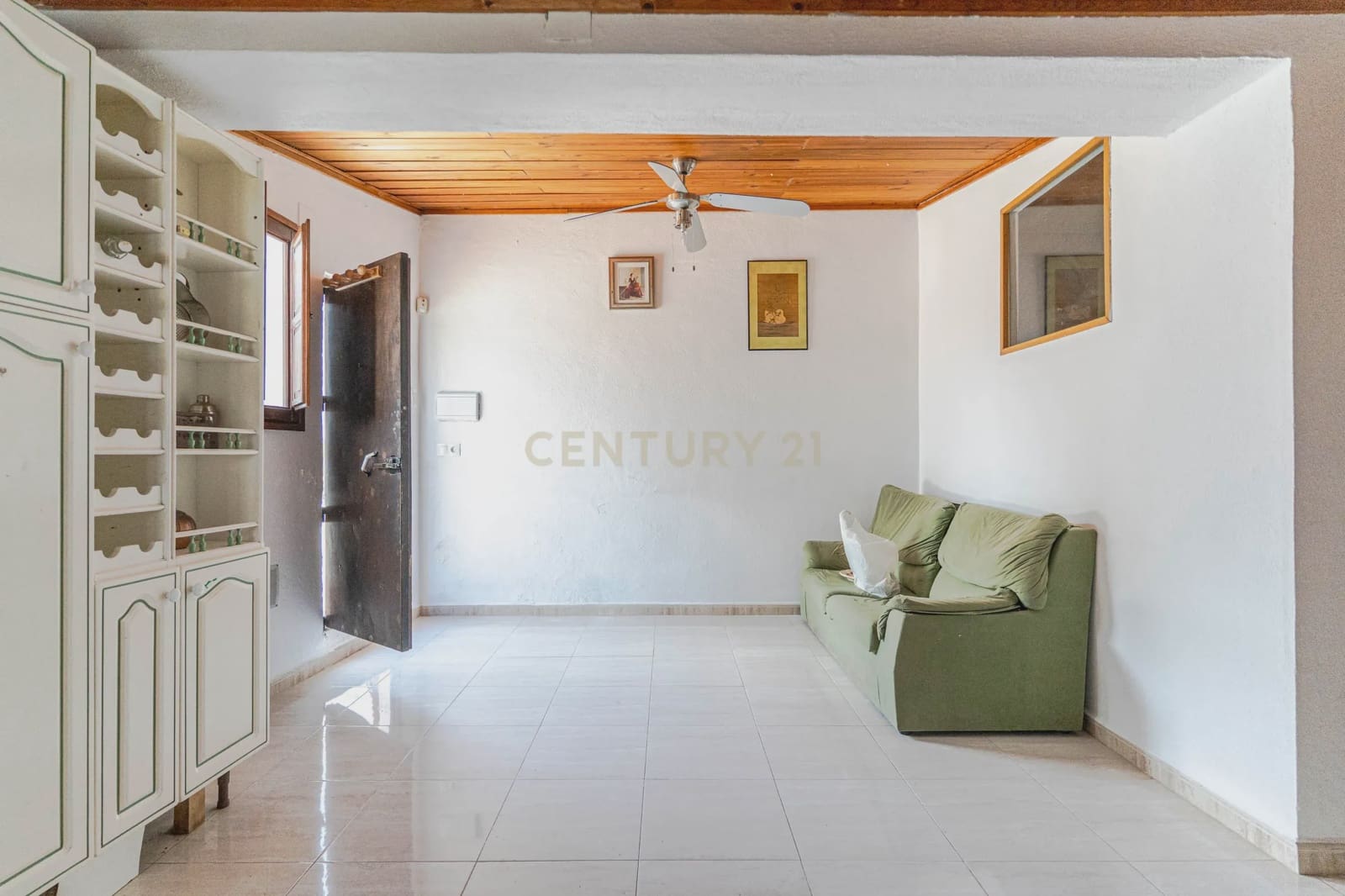 6 soveværelse Finca/Landehus til salg i Granada by med swimmingpool garage - € 830.000 (Ref: 9289712)