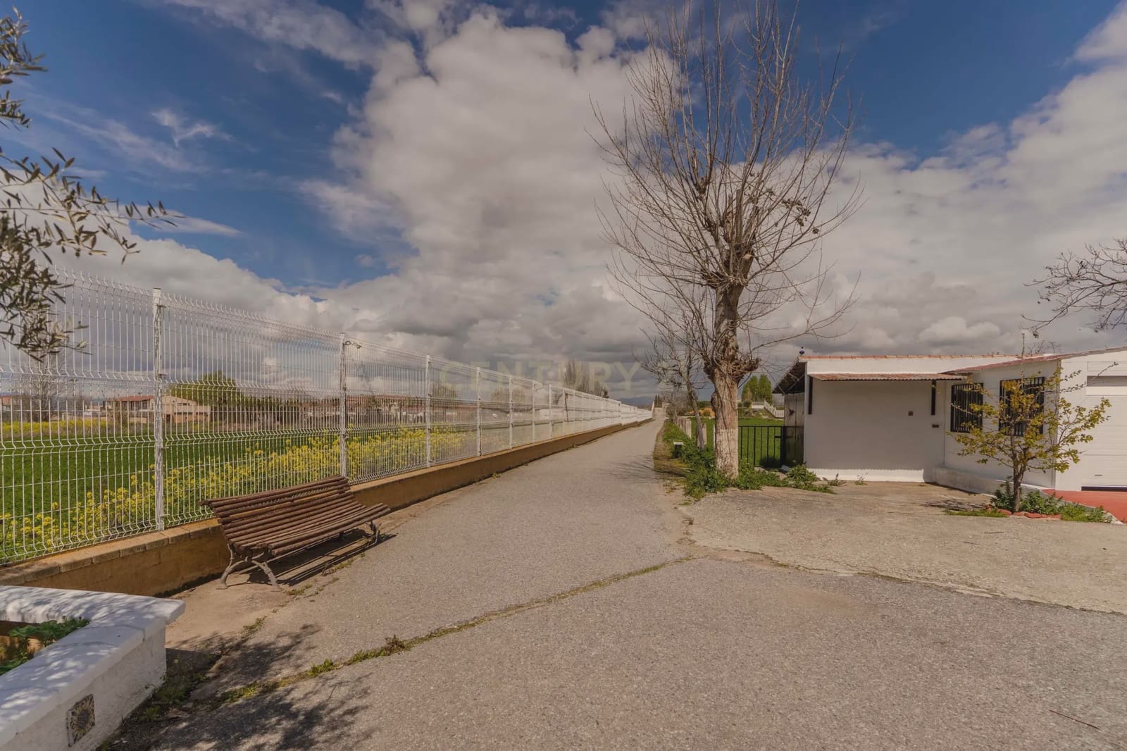 6 soveværelse Finca/Landehus til salg i Granada by med swimmingpool garage - € 830.000 (Ref: 9289712)