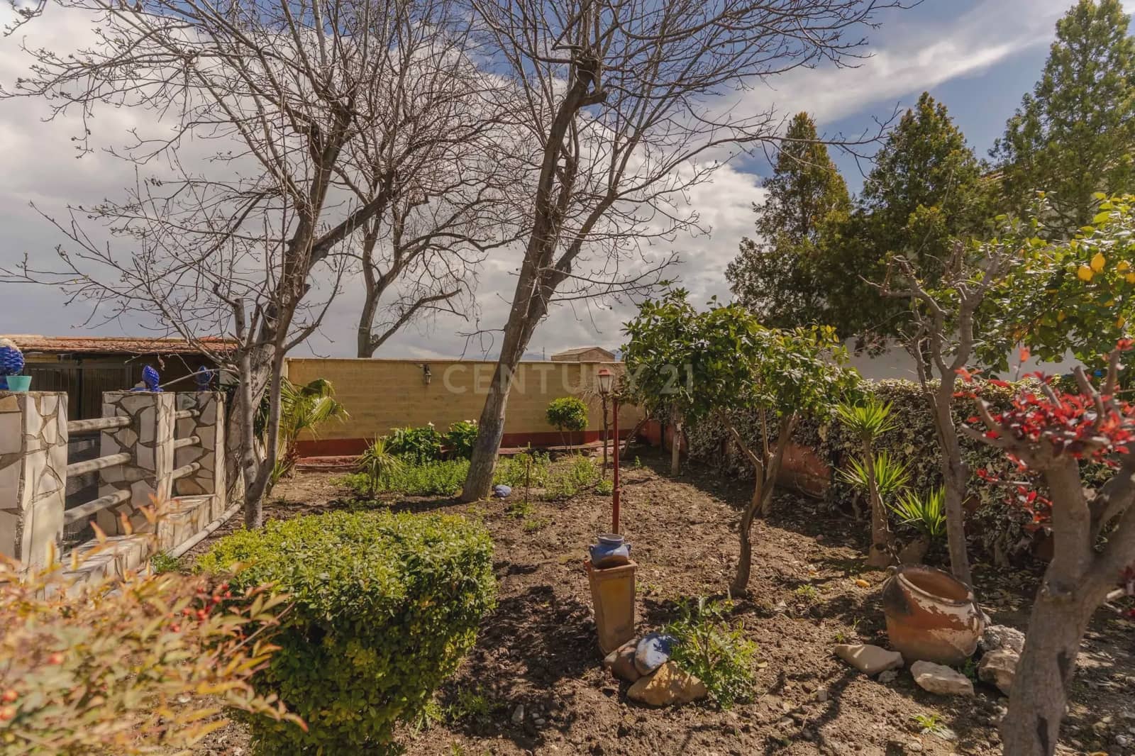 6 soveværelse Finca/Landehus til salg i Granada by med swimmingpool garage - € 830.000 (Ref: 9289712)