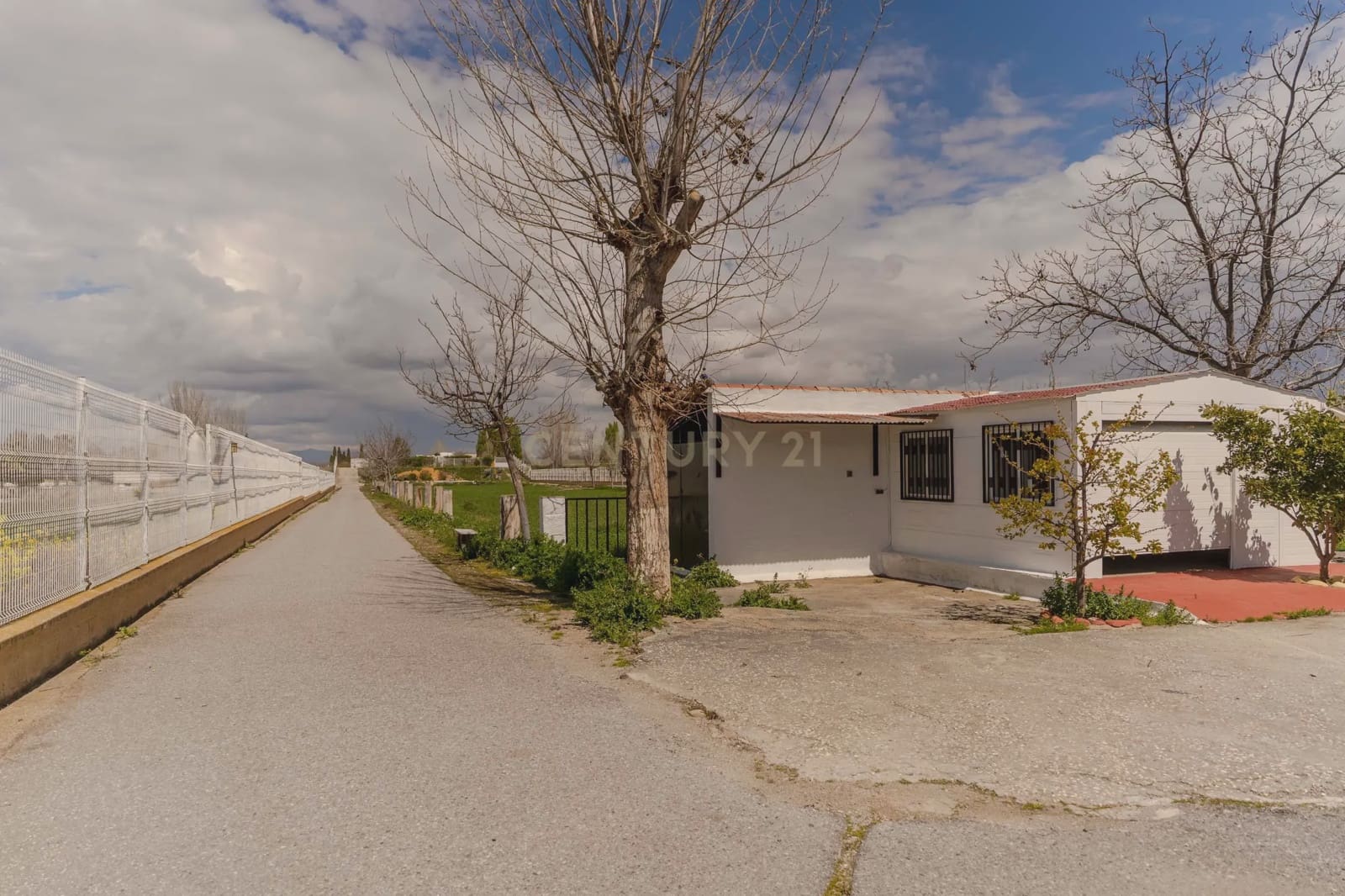 6 soveværelse Finca/Landehus til salg i Granada by med swimmingpool garage - € 830.000 (Ref: 9289712)