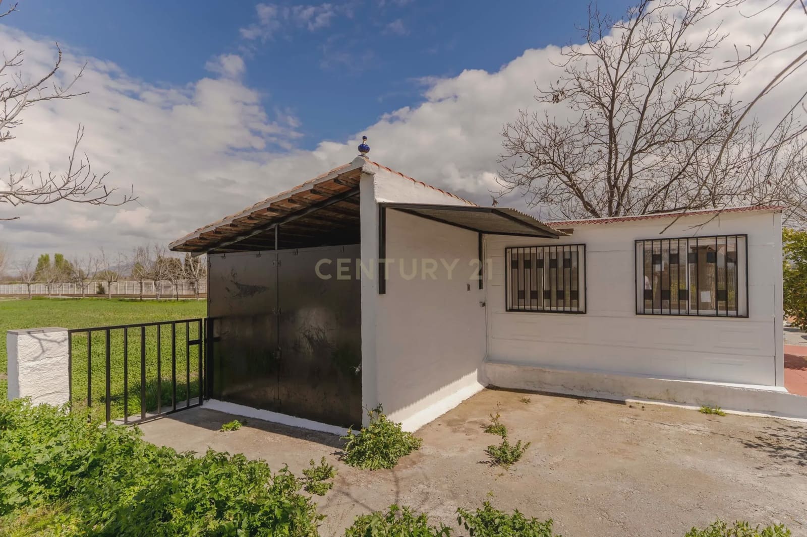 6 soveværelse Finca/Landehus til salg i Granada by med swimmingpool garage - € 830.000 (Ref: 9289712)