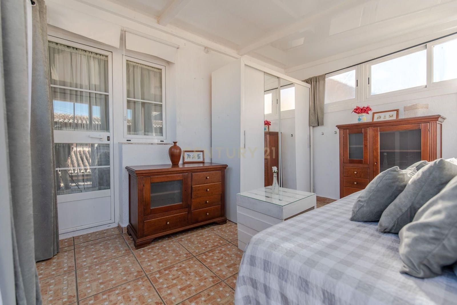 Komercyjne na sprzedaż w Miasto Grenada - 1 300 000 € (Ref: 9289717)