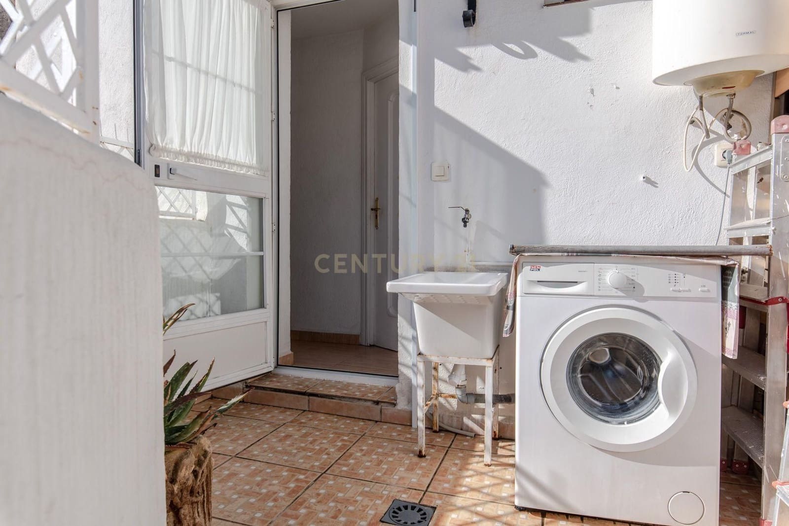 Komercyjne na sprzedaż w Miasto Grenada - 1 300 000 € (Ref: 9289717)