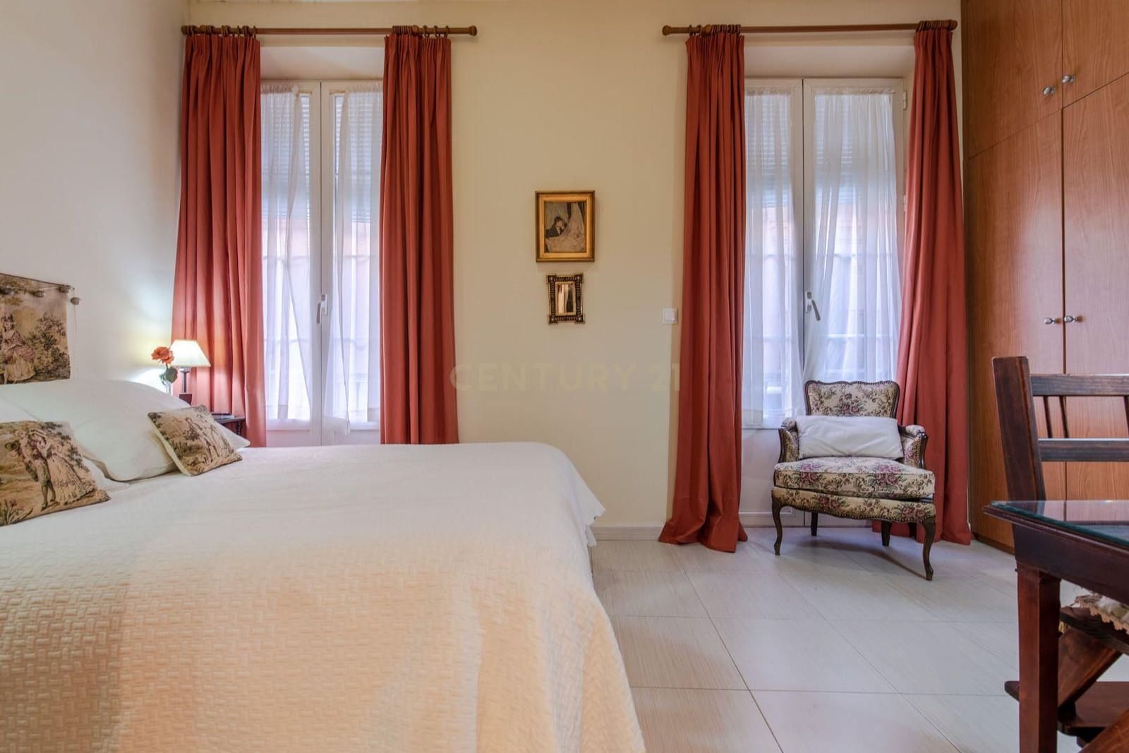 Komercyjne na sprzedaż w Miasto Grenada - 1 300 000 € (Ref: 9289717)