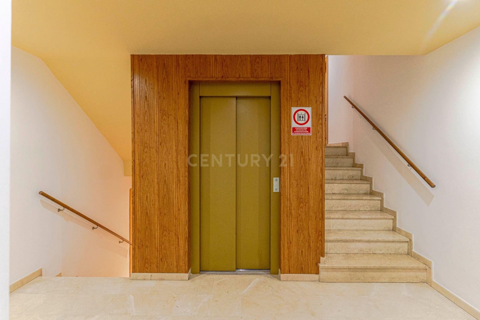 3 sovrum Takvåning till salu i Velez de Benaudalla med pool garage - 275 000 € (Ref: 9289718)