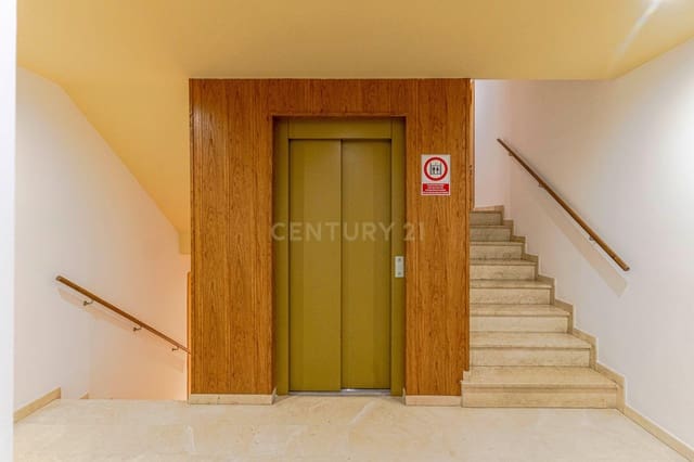 3 soveværelse Penthouse til salg i Vélez de Benaudalla med swimmingpool garage - € 275.000 (Ref: 9289718)