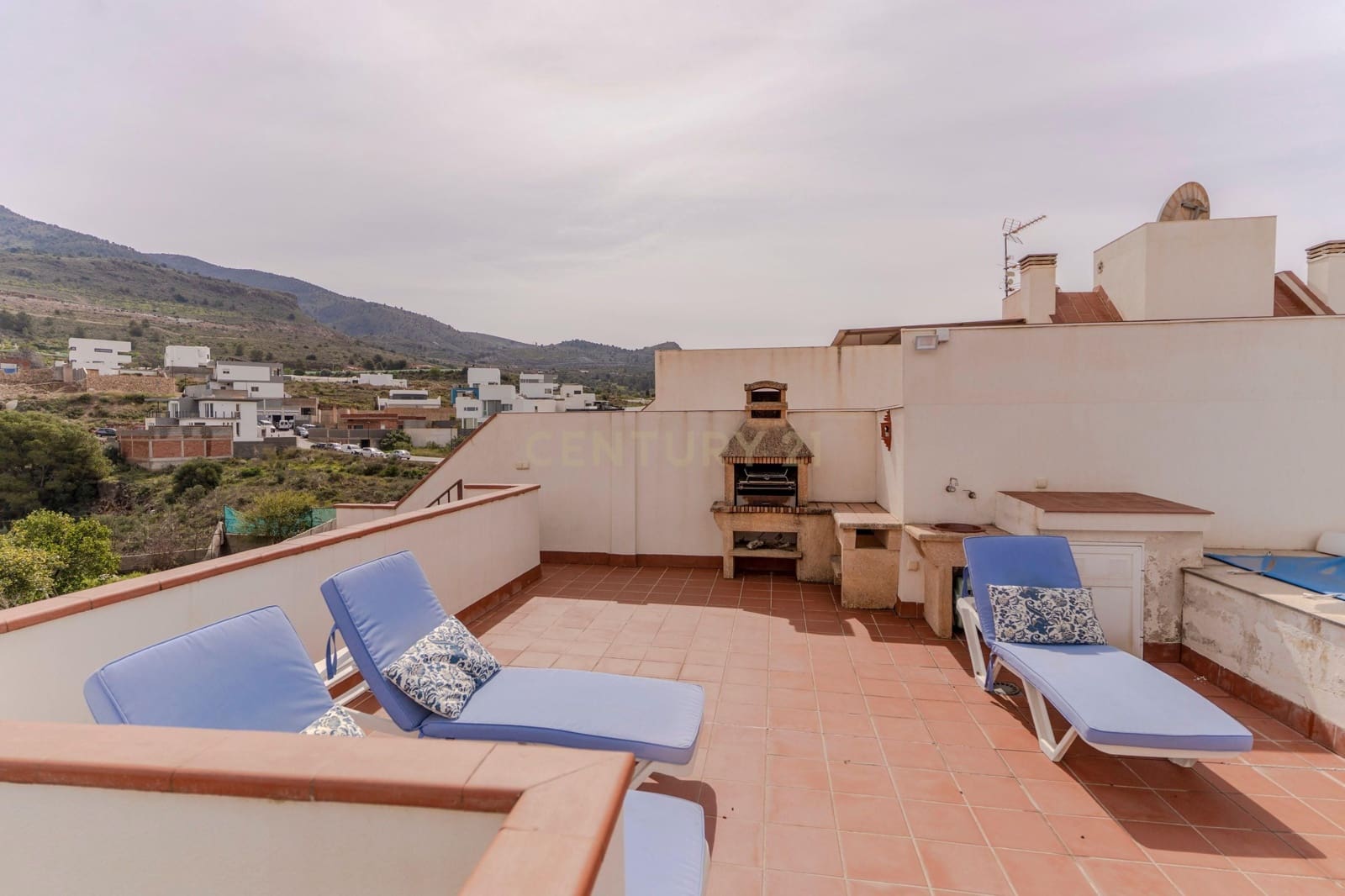 3 sovrum Takvåning till salu i Velez de Benaudalla med pool garage - 275 000 € (Ref: 9289718)